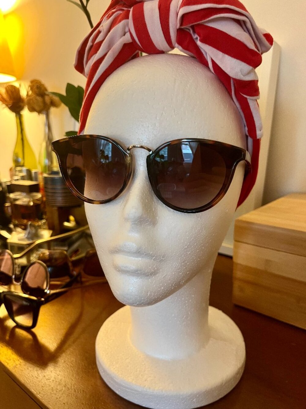 Tortoiseshell round cateye sunglasses
